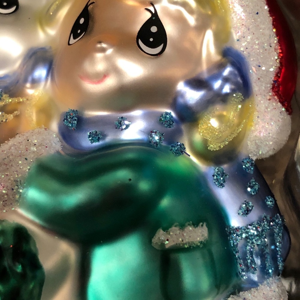 Precious Moments Christmas Glass Ornament - Picture 3 of 4
